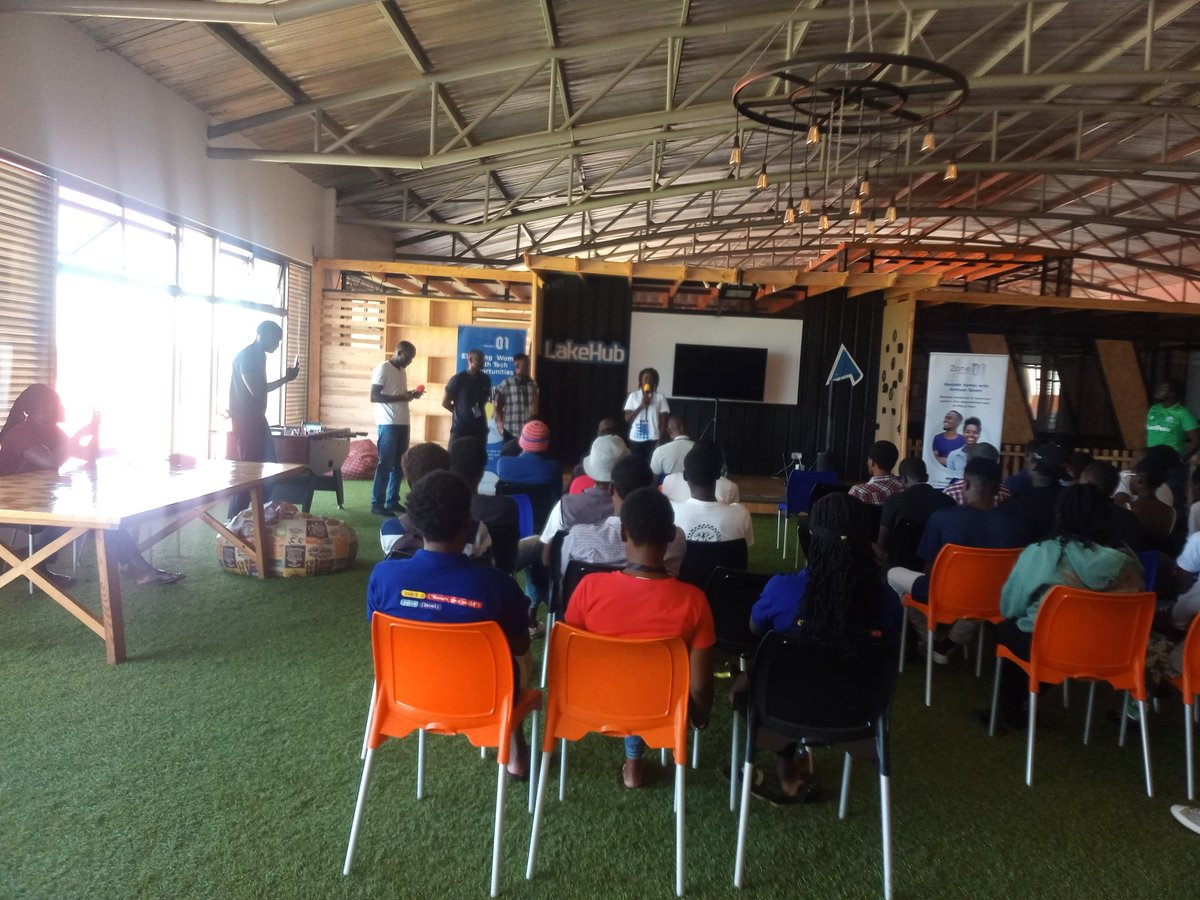 mosesotienoo's tweet image. First Go community MeetUp at Lakehub
#GophersKisumu
#Golang
#Goprogramming