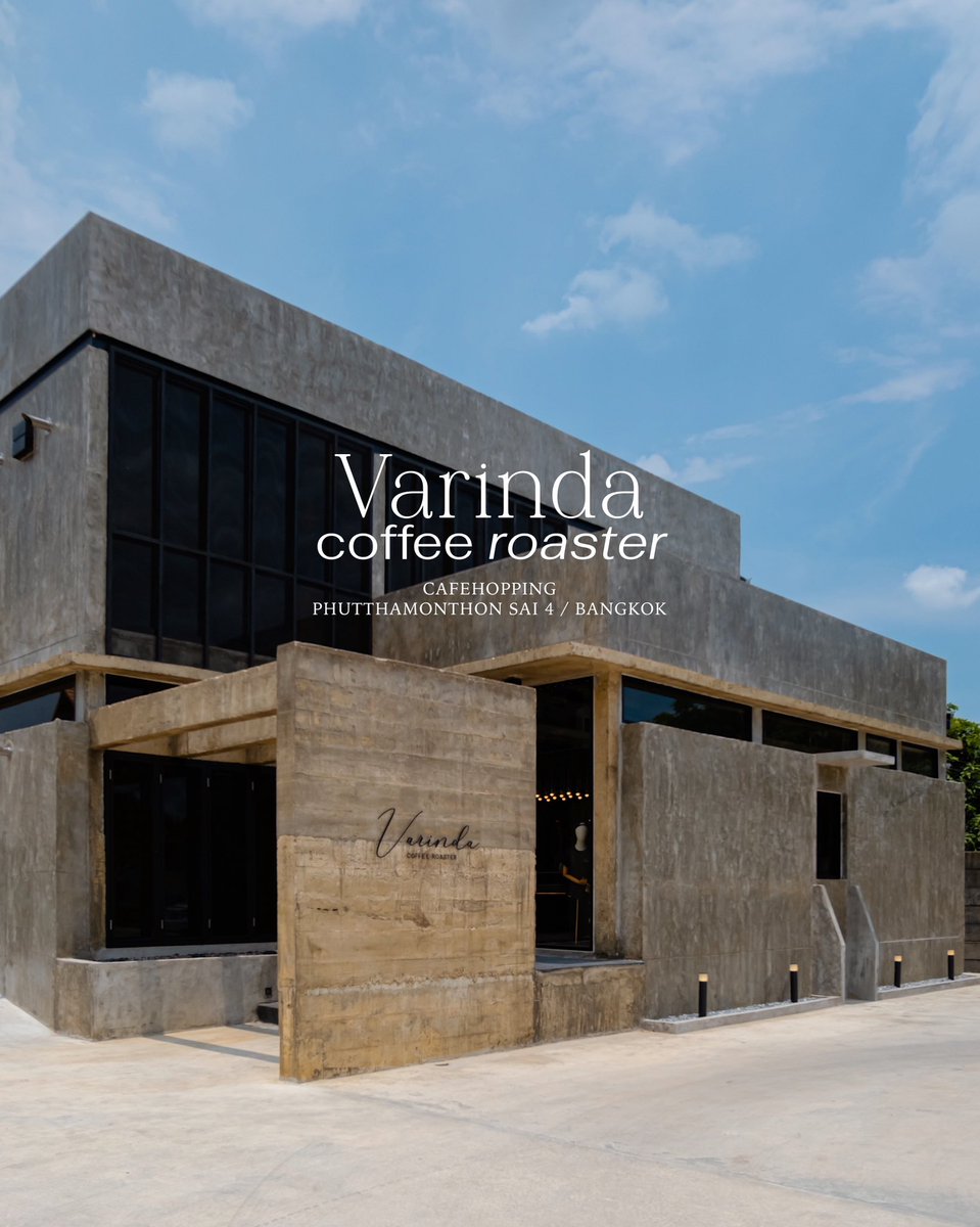 gocafethailand's tweet photo. Varinda Coffee Roaster ☕️☁️
ร้านกาแฟและโรงคั่วเปิดใหม่ย่านพรานนก สไตล์ Brutalism คุมโทนเท่ห์ๆ ทั้งด้านนอกร้านที่โดดเด่นมากๆ รวมถึงด้านใน ตัดด้วยสีเสียวเข้ม บรรยากาศโปร่งจากกระจกบานใหญ่ด้านหลังร้าน กาแฟที่นี่ บอกเลยว่าสายกาแฟต้องเลิฟ เพราะเค้ามีให้เลือกหลายโทน หลายสไตล์เลย https://t.co/3XdTxdn4Un