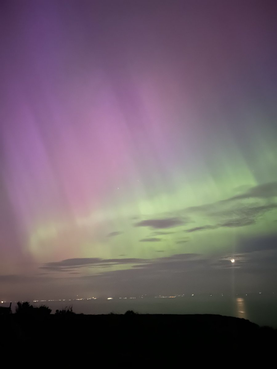 LFisherReeves's tweet photo. The #NorthernLights seen off the Copeland Islands in Belfast Bay ✨ Manx shearwater research has never looked so incredible 🐦 @CopelandBirdObs https://t.co/ljryk3I87O