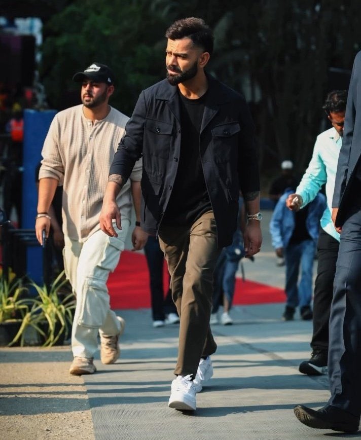 Even Hollywood actor can’t match his Level. The Modern Day Great. The King Kohli in a stylish look today ❤️🇮🇳