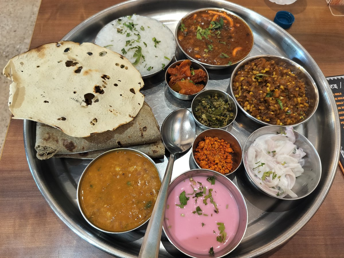 Maharashtra thali..bajra roti, indrayani rice, sol kadi tho..