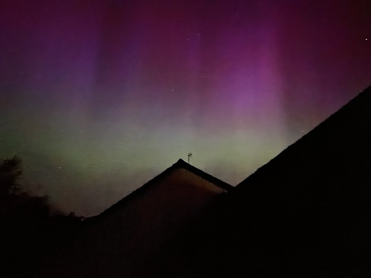 ashman18874's tweet photo. Got some amazing photos of the #northenlights across #dartmoor in #devon. https://t.co/Q8JxvcqrwF