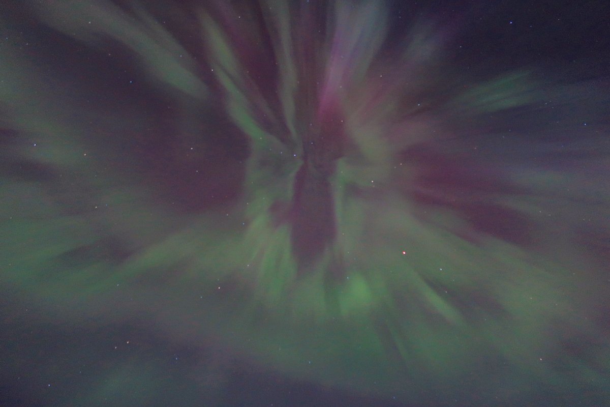 140 AM and the auroral corona and was still pretty active right above us. #aurora #wawx