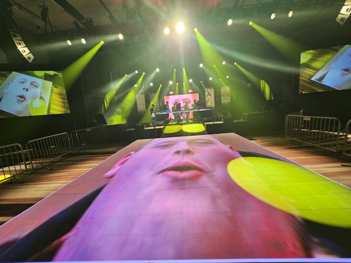 Just some downtime for AV <a href="/DJGoofyVR/">Goofy</a>  #FWA2024