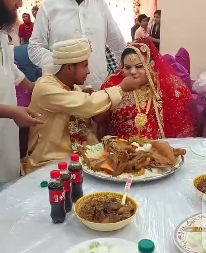 فی الحال شادی مبارک ۔۔۔۔ طبیعت زیادہ خراب ہوتو وڈی عید پر چھُری پھیر لیں وزارتٍ صحت #عمران_خان_کو_رہا_کرو