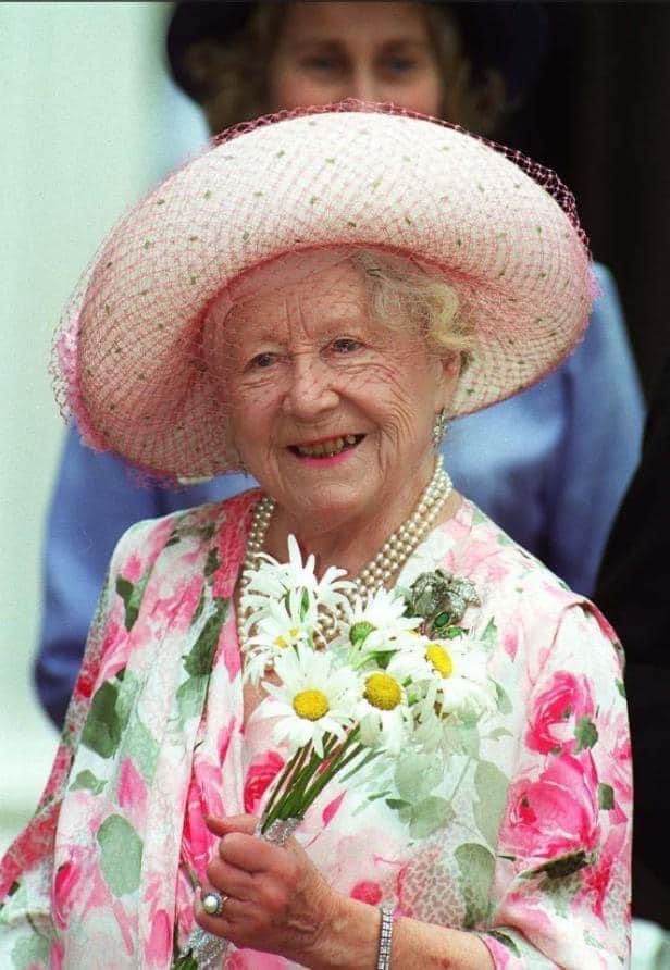 What a fantastic photo of Queen Elizabeth The Queen Mother ❤️❤️