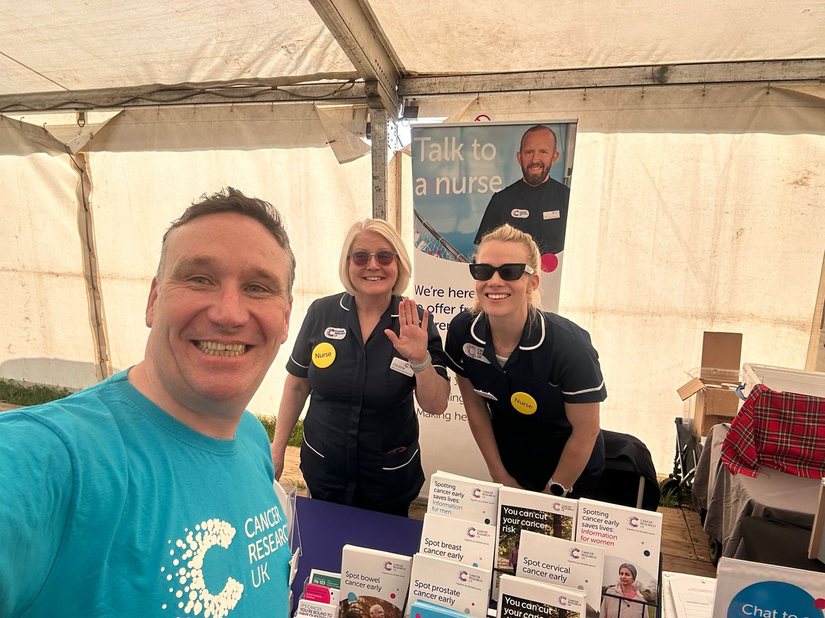 The sun is out at the Ayr Country Show and it's skin cancer awareness month ☀️ Take a break from the sun and find out how you can cut your skin cancer risk ⛱️🕶️👒 🔵 Take breaks in the shade 🌳 🔵 Use at least SPF 30 🧴 🔵 Cover up 👕 @ayrcountyshow @sahscp