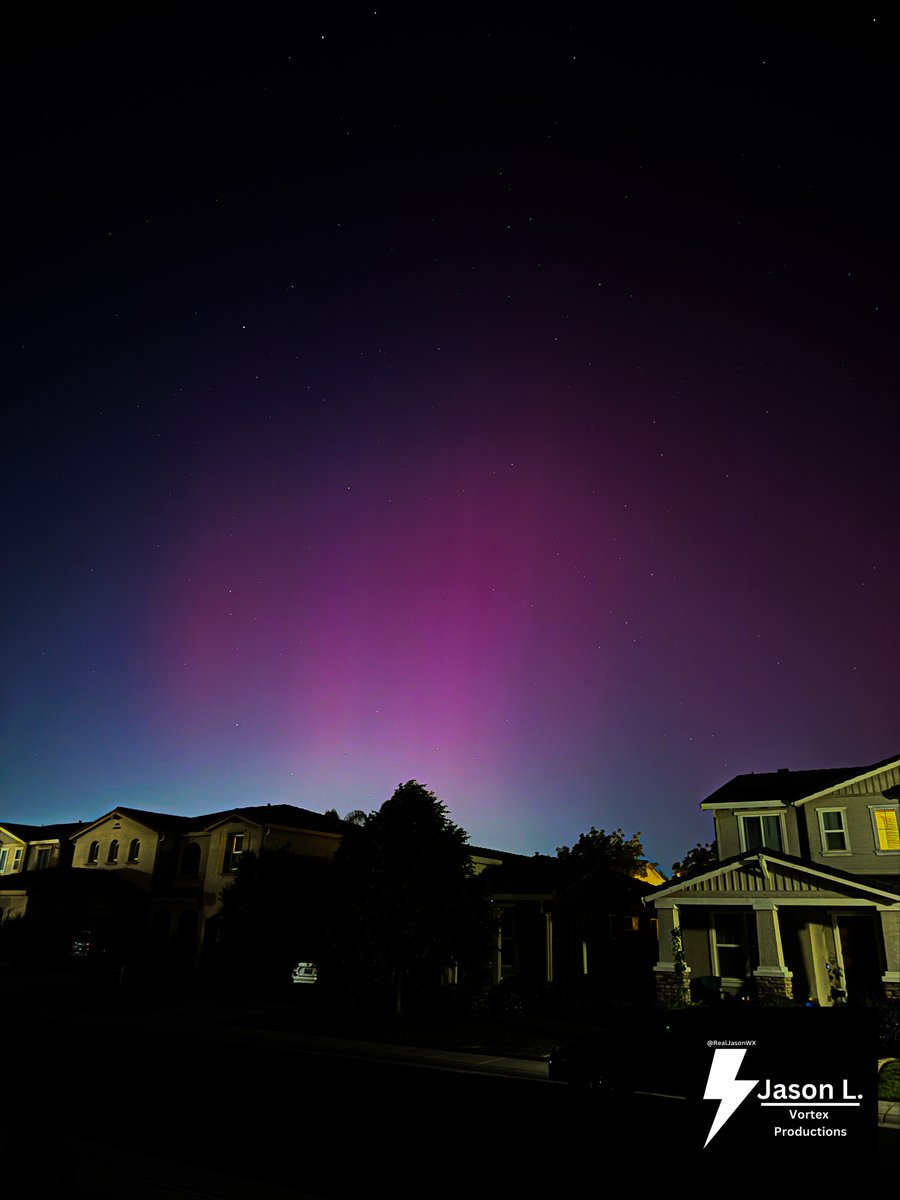 RealJasonWX's tweet photo. Seeing the aurora was absolutely awesome! Definitely something I won't forget. 
📍Central California
#wxtwitter #Auroraborealis #CAwx 
@NWSSacramento @weathertrackus @spann https://t.co/TmphIRL776