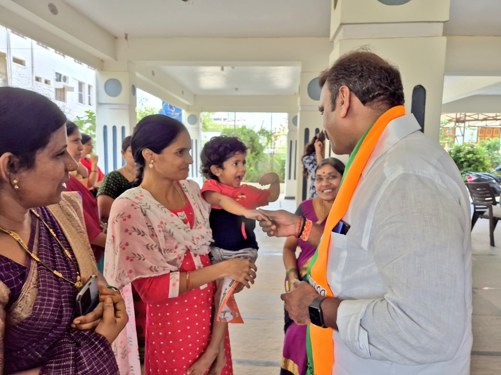 Victory in Sight! Had a fruitful meeting with key voters in Nagarkurnool town, including private schools and college management associations. The overwhelming support for BJP and our candidate, Shri.@bharathp7 Garu, is a clear indication of a win..! Confident that our