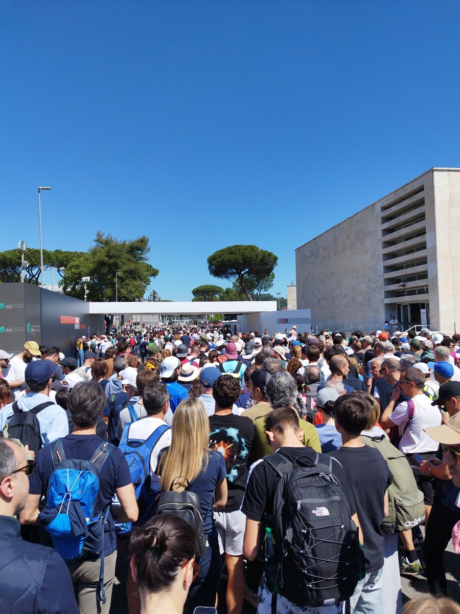 Che tu sia maledetto #janniksinner per aver fatto scoprire il tennis agli italiani
#Foroitalico #internazionali