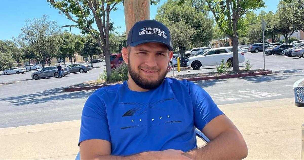 Starhit_online's tweet image. Хабиб Нурмагомедов завоевал немало наград и прославился на весь мир благодаря титулу чемпиона UFC в легком весе. После ухода из спорта он занялся бизнесом.

#хабибнурмагомедов

vk.cc/cwJQ6X