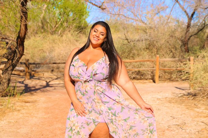 1 pic. It’s sundress season and I’m so here for it ! ❤️ #ButterCream19 #BriellaBardot https://t.co/b