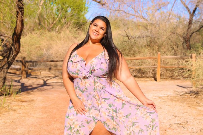 2 pic. It’s sundress season and I’m so here for it ! ❤️ #ButterCream19 #BriellaBardot https://t.co/b