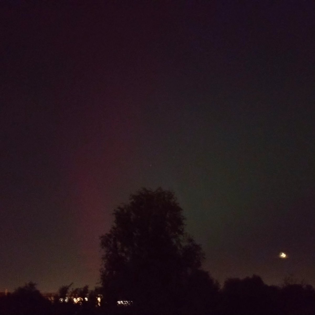 Last night, #OlympicPark, #EastLondon, the beautiful #AuroraBoreal over #London