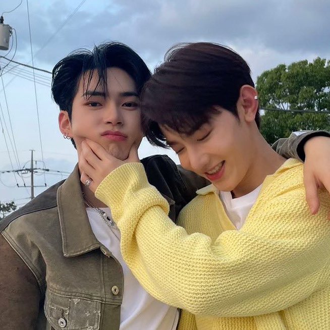 haobinsplanet's tweet image. when i say cutest duo you say: