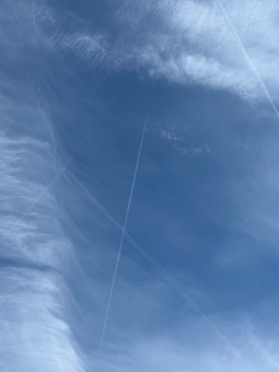 MazeofDeception's tweet image. easyJet @easyJet spraying the sky across the UK yesterday afternoon at 15:45 #GeoEngineering #SolarGeoengineering #SolarRadiationManagement #chemtrails #climatechange #climatehoax #ClimateScam #ClimateCrisis #StratosphericAerosolInjection