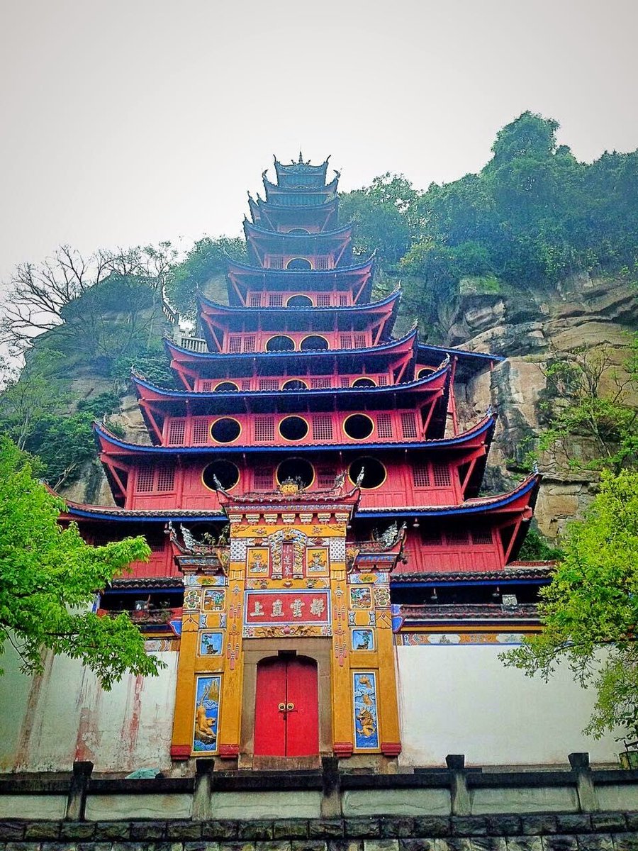 Explore the famous Shibao Pagoda, a secret historical gem on the Yangtze River.💫 🌊 🛳️ bit.ly/46SEOCP #ChinaTravel #YangtzeRiver #CenturyCruises 🌏 #TravelGoals #ChinaHolidays