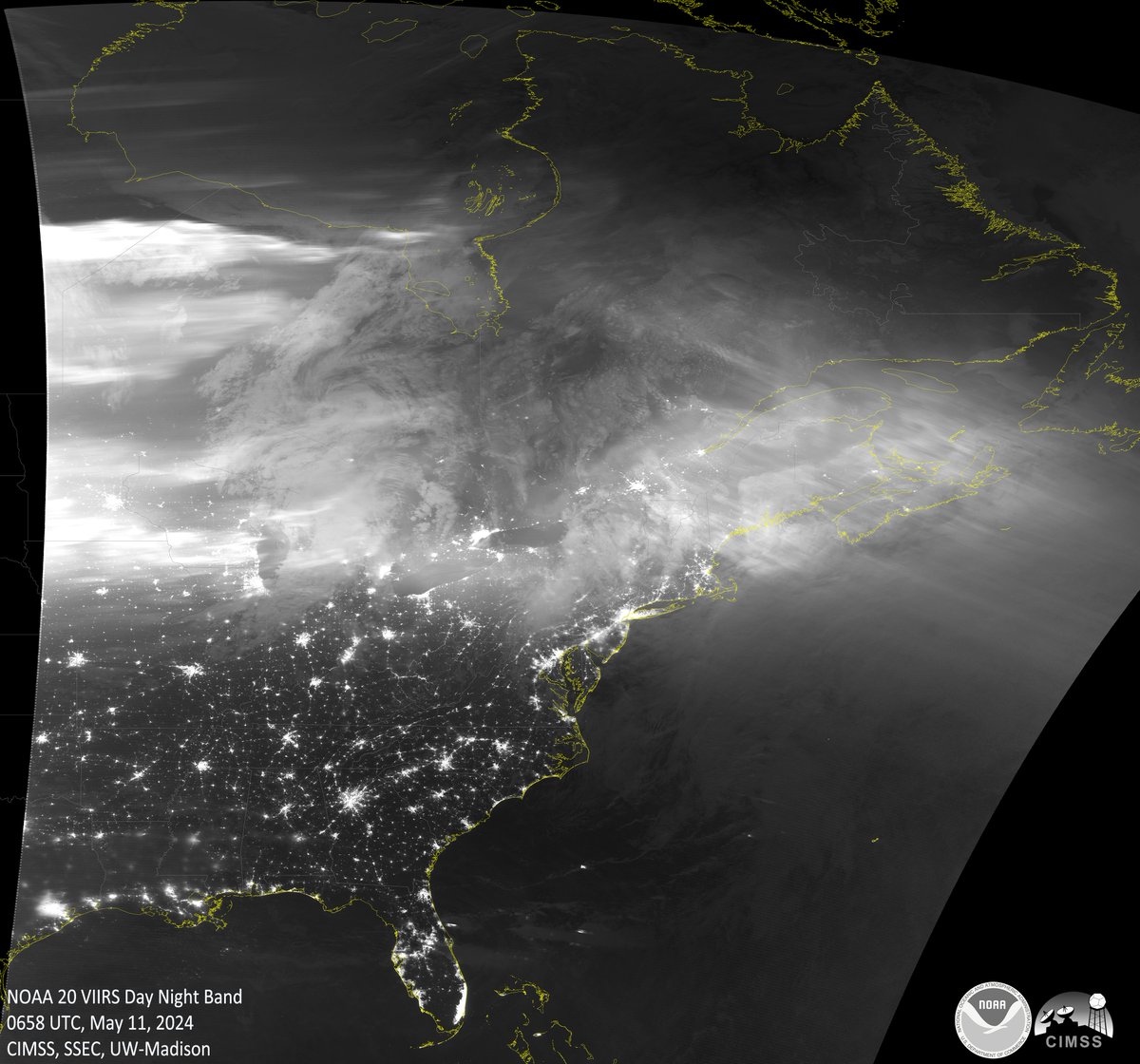 The G5 #AuroraBorealis from space last night at 2am CDT. So incredibly bright and wide blanketing all of Canada and several U.S. northern tier states. Absolutely amazing. #WIwx #MIwx #OHwx #PAwx #NYwx #VTwx #NHwx #MAwx More satellite views of this event at cimss.ssec.wisc.edu/viirs/imagery-…