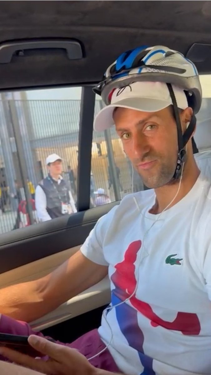 Safety first 😄
#Djokovic #NoleFam