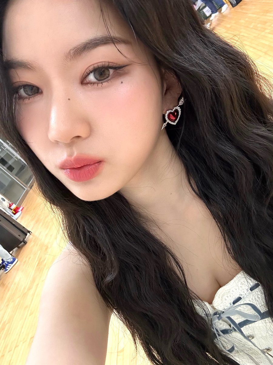 아이사! tweet media
