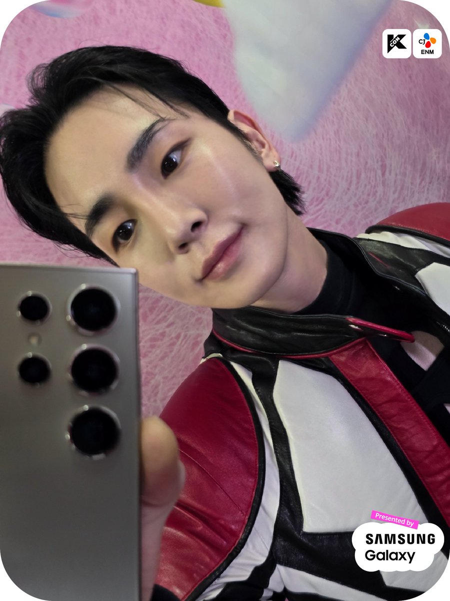 [#KCONJAPAN2024] 📸 #KEY #SHINee MIRROR SELFIE 📍 MAY 11 (SAT) 🪞,🪞, who is the best in the world? - YOU!!!!! 🪞、🪞、この世で一番美しいのは誰？ ‐あなた!! 🎈2024.05.10.-05.12 ✨Let's #KCON!