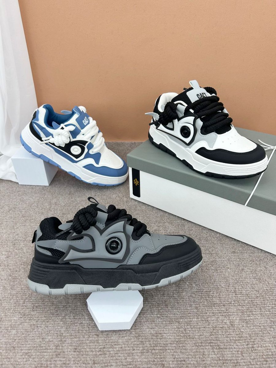 OnyiiAn's tweet image. All is available in wholesale and retail. Frame one 38 - 42 #17,000 Frame 2 40 - 44 #17000 Frame 3 42 - 48 #17000 Frame 4 39 - 45 #20000. Ochanja market onitsha Anambra state. Delivery nationwide. #OnitshaTwitterJerseyHangout
#RepYourClub