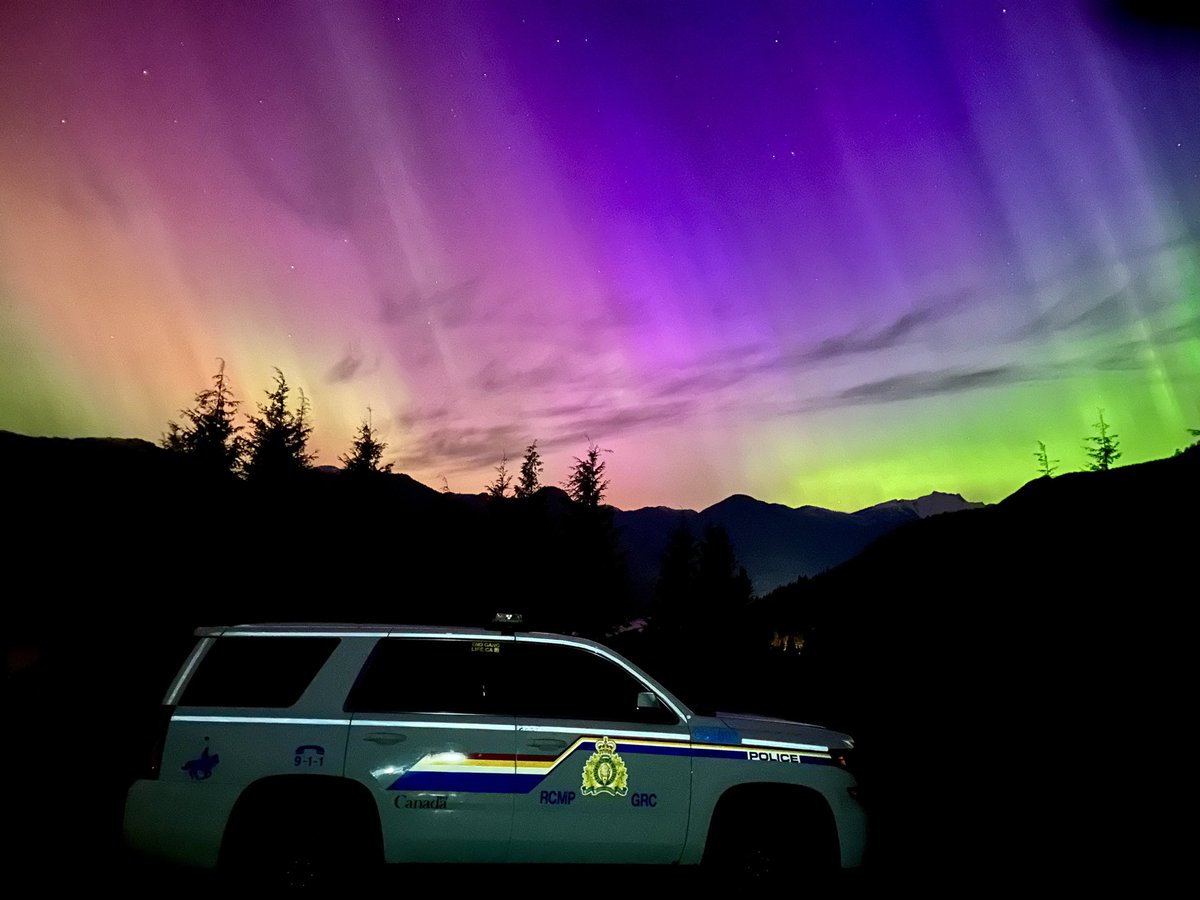Shift work is tough and some of the nights are long… But it has its perks! #RCMP #aurora