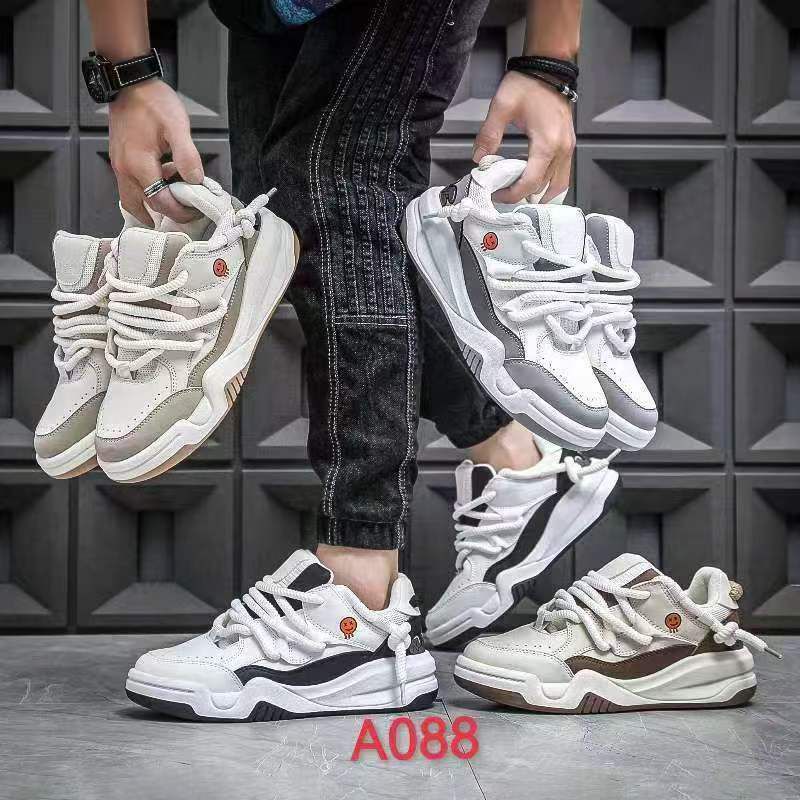 OnyiiAn's tweet image. All is available in wholesale and retail. Frame one 38 - 42 #17,000 Frame 2 40 - 44 #17000 Frame 3 42 - 48 #17000 Frame 4 39 - 45 #20000. Ochanja market onitsha Anambra state. Delivery nationwide. #OnitshaTwitterJerseyHangout
#RepYourClub