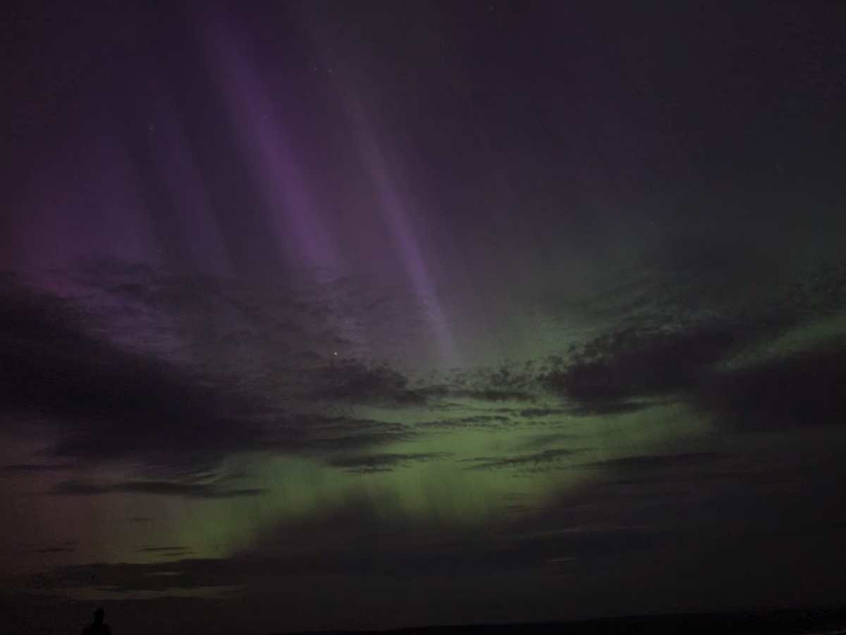 Aurora: 10/10 would look at again 👍 had the great idea of driving out to the Pennines, along with half the population of County Durham. Maximum autistic joy 🤩