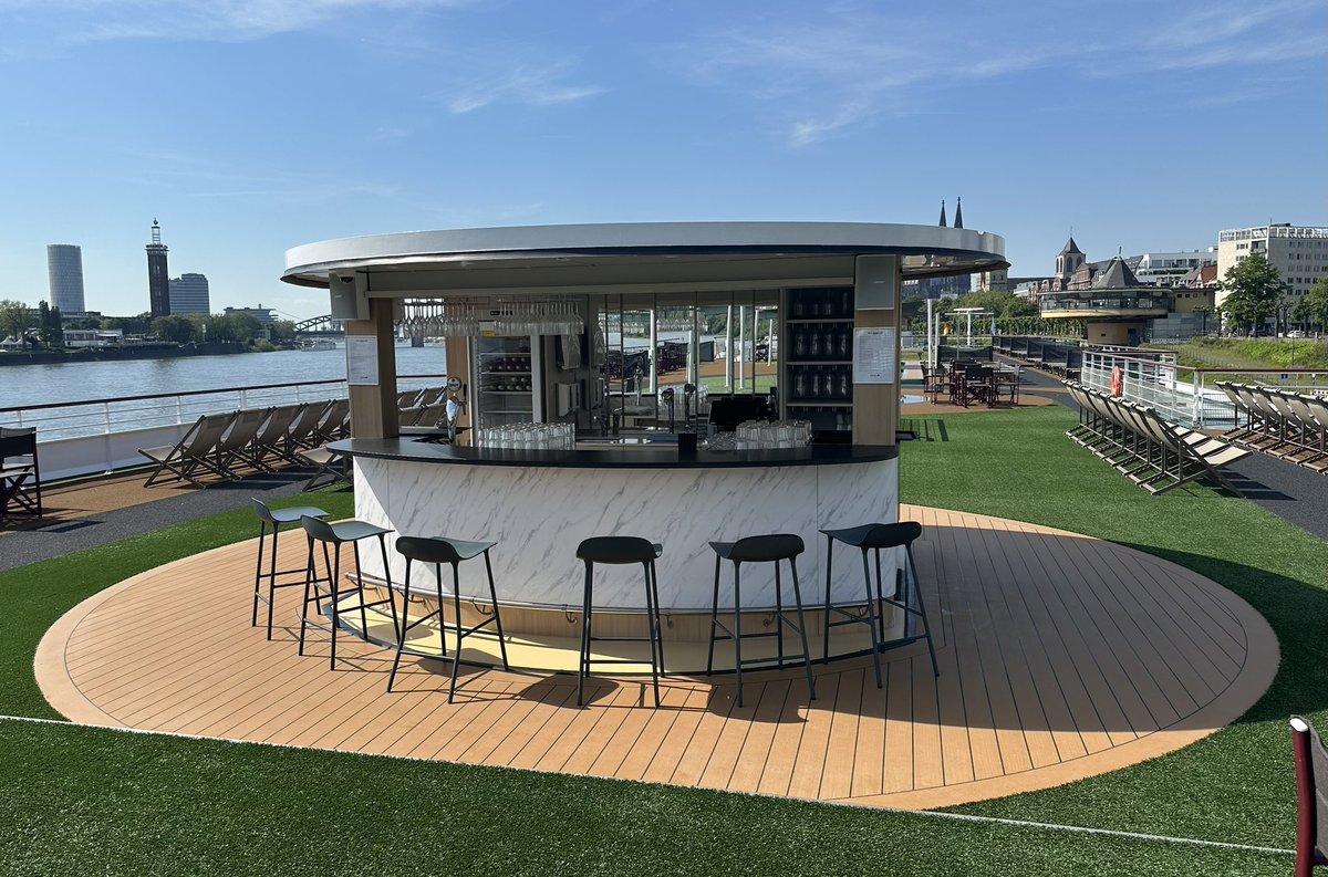 .@arosa_cruises riverboat A-Rosa Sena in Cologne, with its Up & Down bar - so called because it can sink into the deck under low bridges.