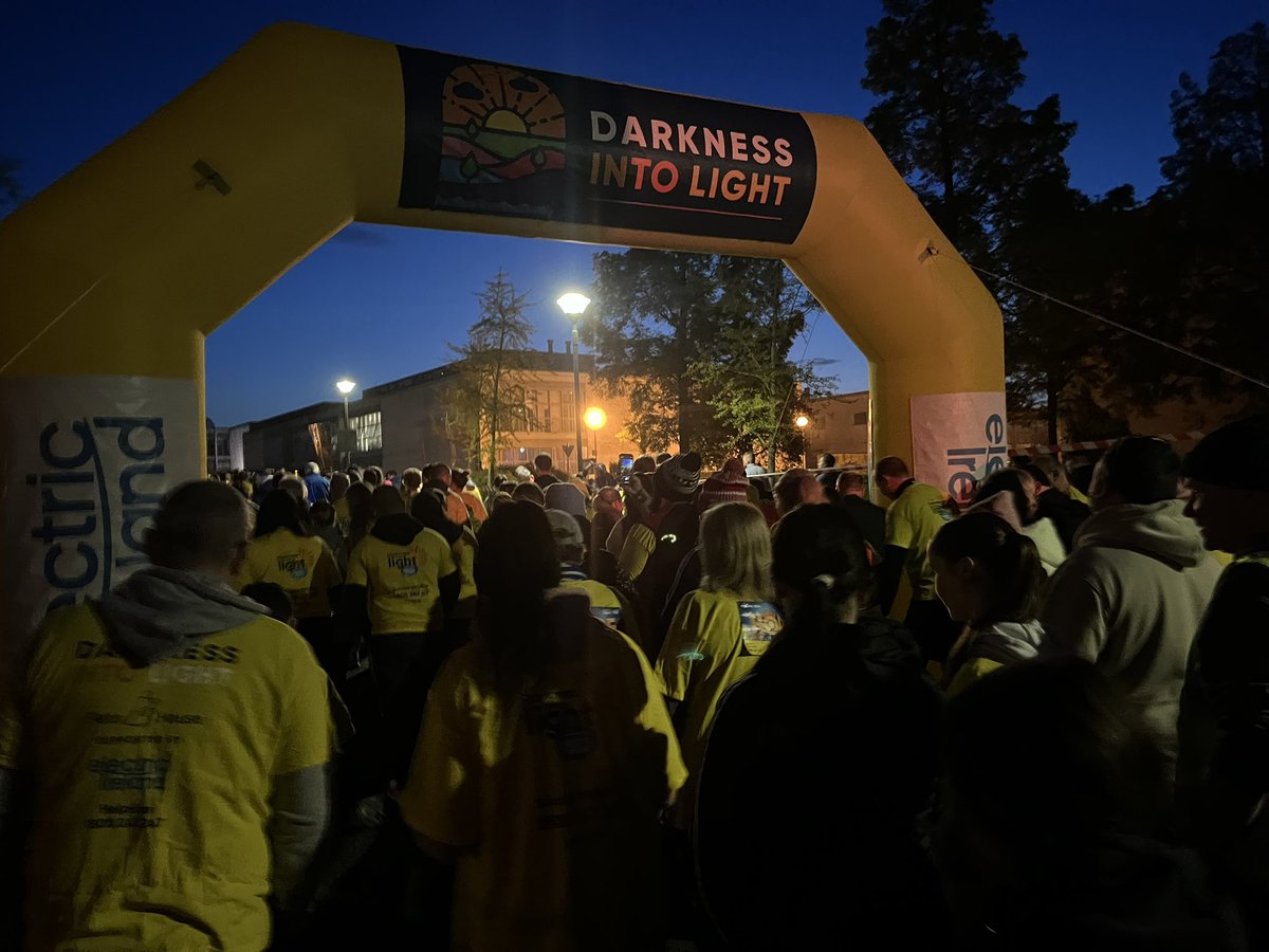 Darkness into Light in #Dundalk Hope, remembrance & solidarity at an amazing community event Well done to all involved #DIL2024 Ar fheabhas