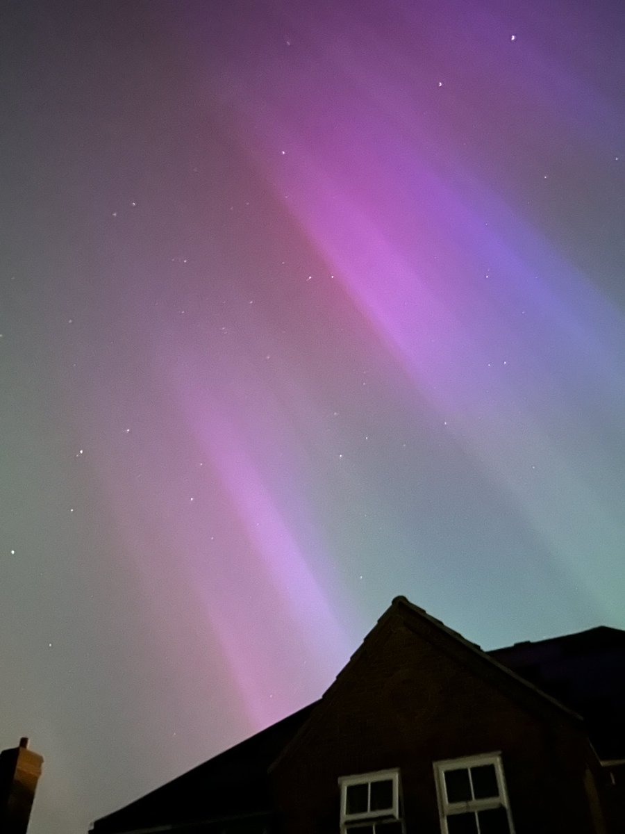 Fantastic Aurora in #Canterbury #kent 
Taken on my iPhone and no filters.
#NorthernLights #SolarFlare #aurora #AuroraBoreal