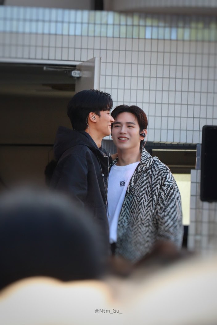 Ntm_Gu_'s tweet photo. 💙💕
#タイフェス東京2024
#ThaiFestivalTokyoxTayNew 
#Tawan_V #newwiee #เตนิว https://t.co/HlsHXlk6Hi
