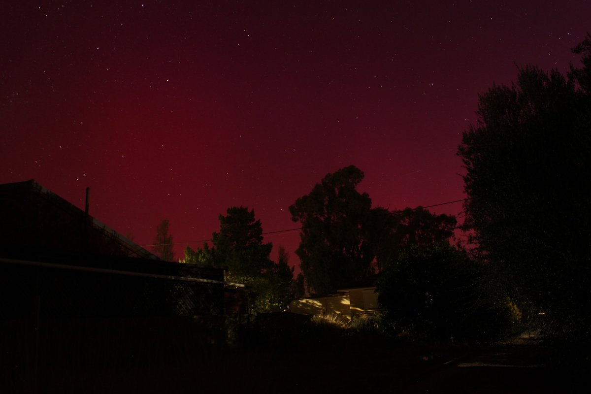 reactordrone's tweet image. A little bit of a glow to the South from the Aurora.