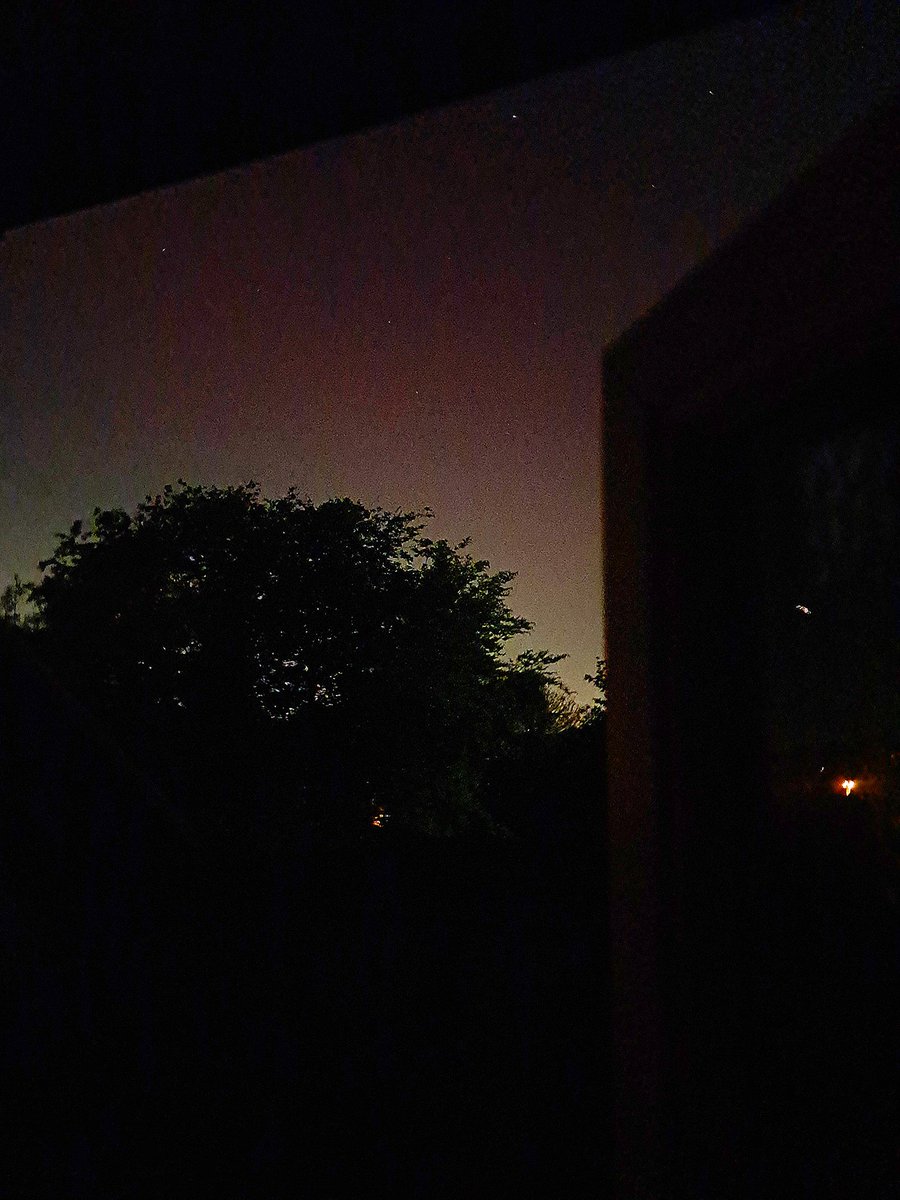 Some pics of the Northern Lights seen over parts of the UK overnight (pics taken between 12:45 & 1:30 am, 11/05/2024)- not much to see with the naked eye, but my phone's camera picked up the distinctive green & pink hues. Hope to get some better pics tonight if skies are clear!