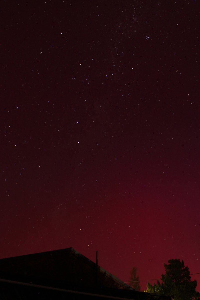 reactordrone's tweet image. A little bit of a glow to the South from the Aurora.