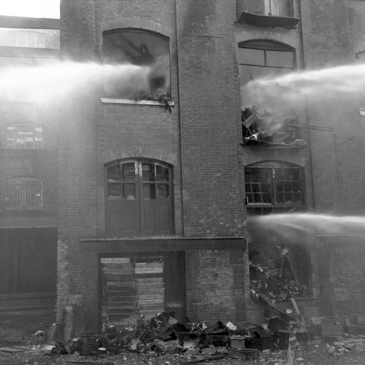 Seventy years ago, three London firefighters lost their lives at a fire near Langley Street, Covent Garden. They were: Station Officer Hawkins Fireman Batt-Rawden Fireman Gadd Today @fbunational will unveil a red plaque, marking the sacrifice they made in service of London