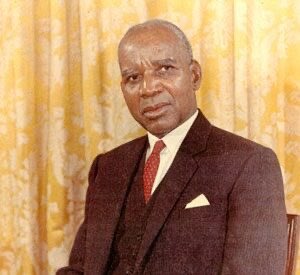 Kamuzu Banda was the President of Malawi for decades until 1994. For reasons I don’t understand, a myth was peddled in Zimbabwe that Banda won independence in Malawi, not via an armed struggle, but by sending bees 🐝 to sting the British, What was the reason for this myth? 😂