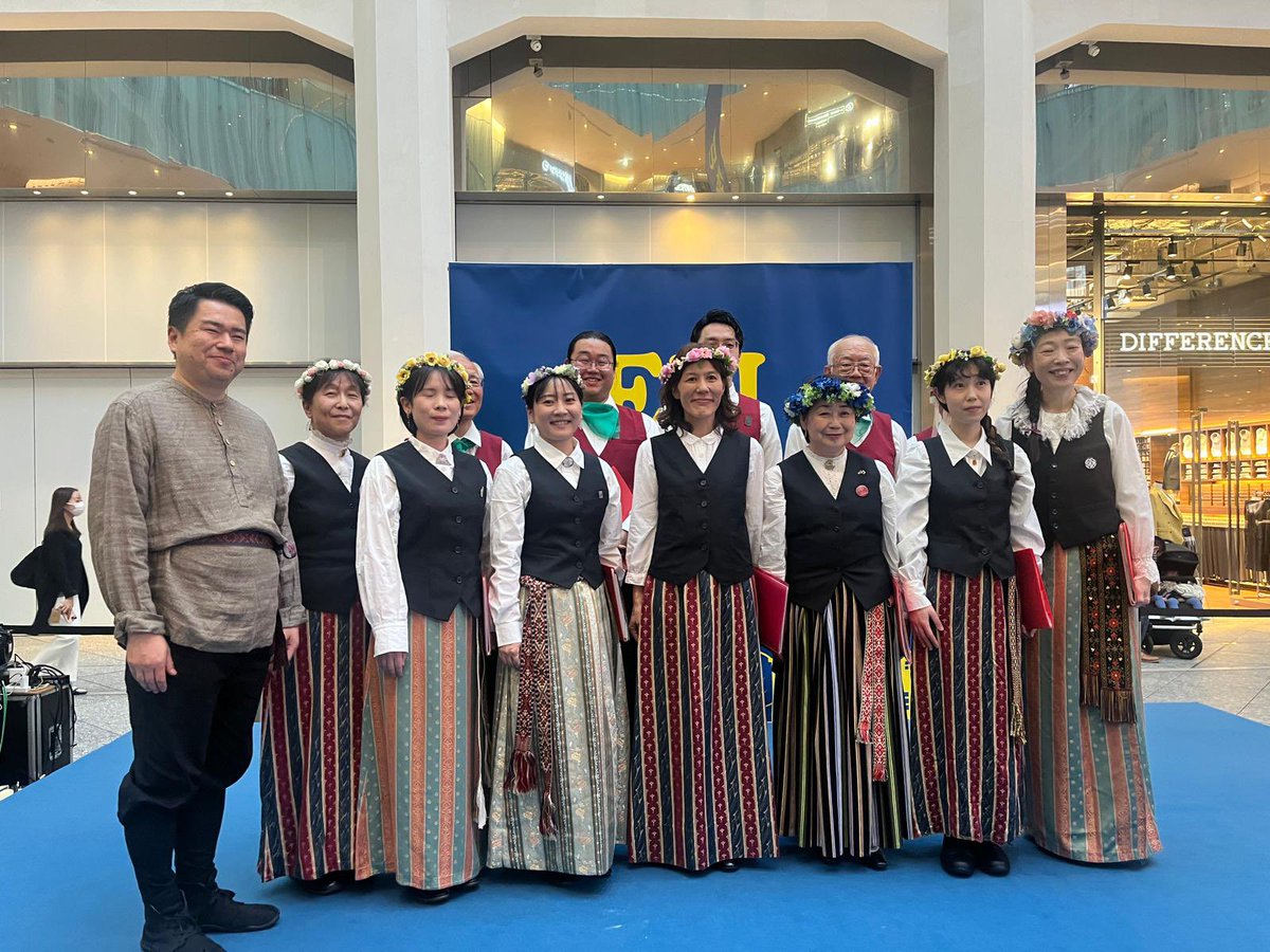 Latvia_Japan's tweet photo. 駐日EU代表部開設50周年記念イベント「EU Village🇪🇺」がKITTE丸の内アトリウムで開催されました👏 ご協力くださったチームラトビア🇱🇻💪の皆さん、そして本日ご来場いただきました皆さま、ありがとうございました ✨ 🇪🇺🇯🇵🇱🇻 https://t.co/9PP3OL0sGO