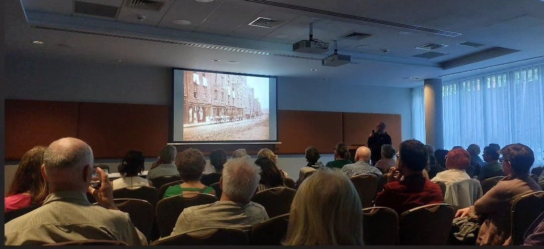 Lovely crowd and great comments at the end of my talk on placenames of the Liberties Dublin as part of the wonderful @CultureDateD8 festival. Thanks to the staff of @HyattCentricDub who were so welcoming in hosting it.