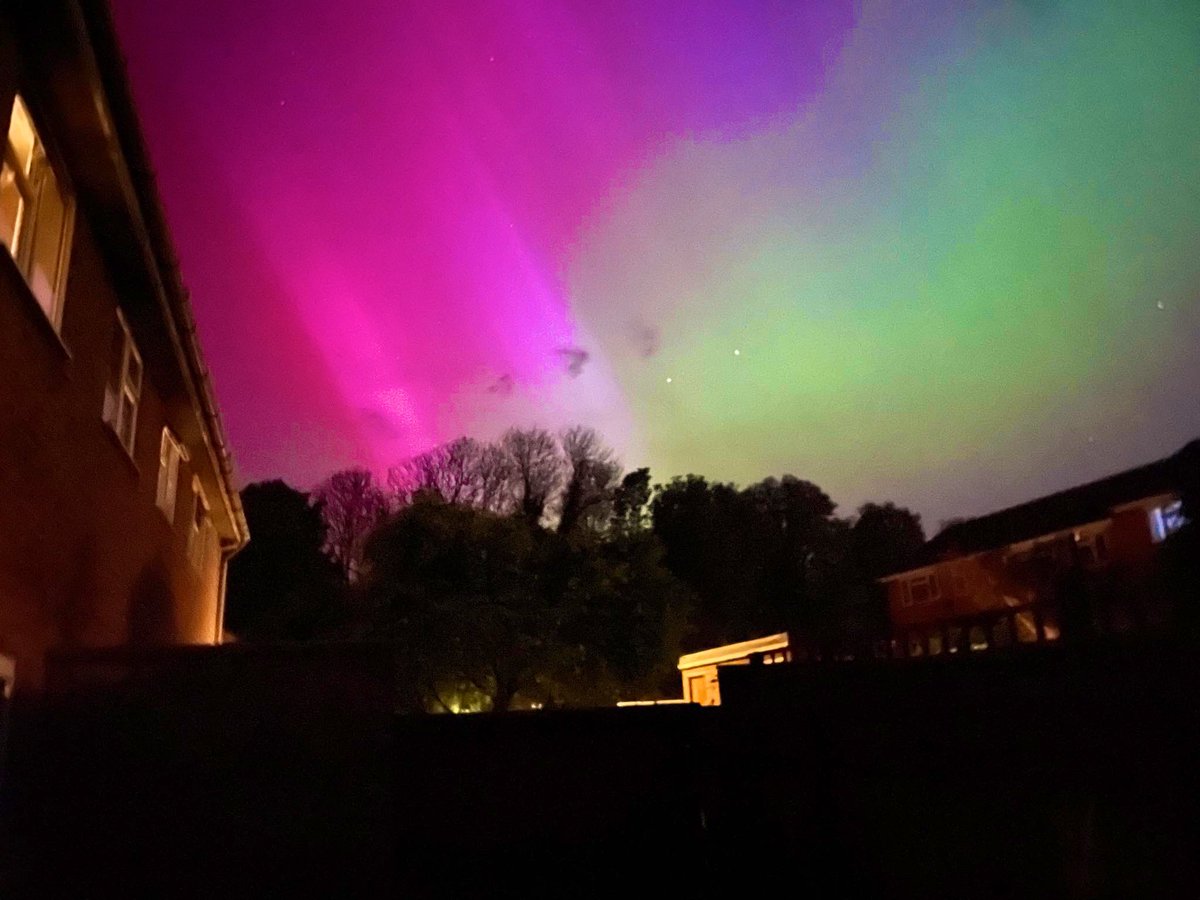 #NorthernLights #geomagneticstorm Photos taken from Hampshire UK last night by my son.