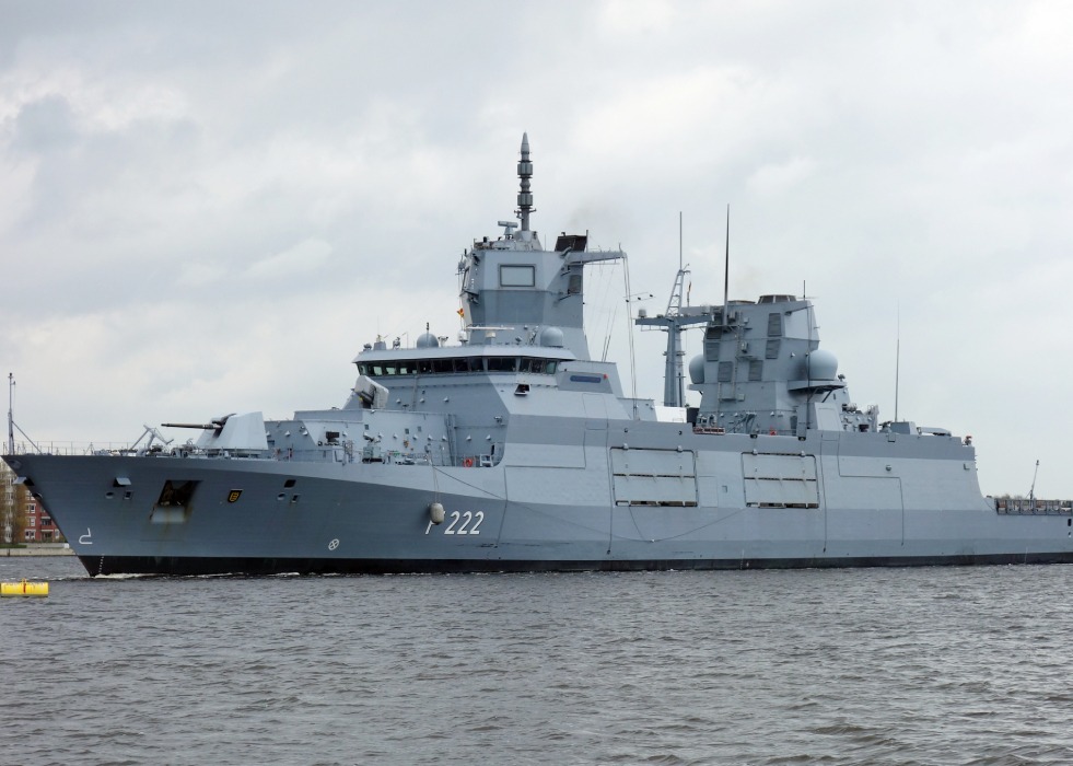 🇩🇪
German Navy Deploys in Indo-Pacific
Following a pause for EUNAVFOR Aspides in the Red Sea, “Die Marine” will deploy warships to the Indo-Pacific, including the frigate Baden-Wuerttemberg (F-222).turdef.com/article/german… 
@deutschemarine #indopasific #deployment #navy