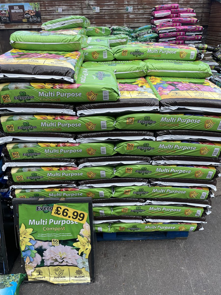 I was shocked this week visiting a garden centre to buy resources for our @manxnature Wildlife Gardening course. These composts are peat based, yet the word #peat appears nowhere on the bags. Completely hidden. How is this possible @RishiSunak ? #horticulture #disappointing 😓🌱