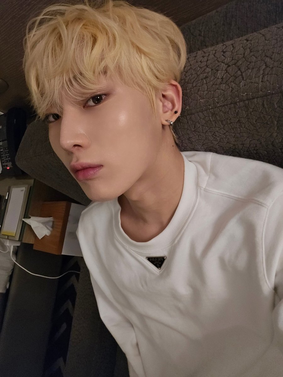 enhypenweverse's tweet photo. [ #선우’s Post ] 240511

#SUNOO: 🤍

@ENHYPEN_members @ENHYPEN #ENHYPEN #엔하이픈 https://t.co/9GJrJom9FR
