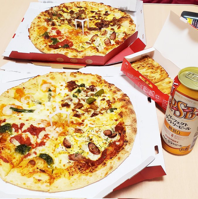 母の日だからばあちゃんとオカンにピザを奢ったぜ🌸 