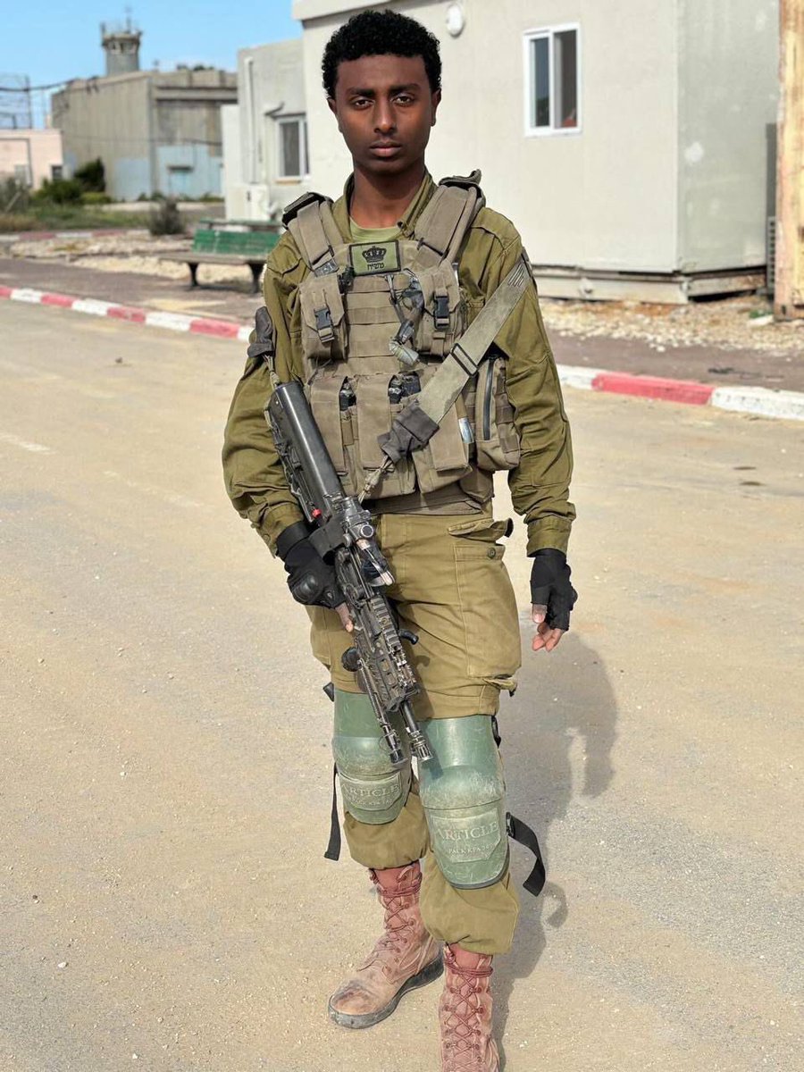 על ספו של ערב יום הזיכרון לחללי מערכות ישראל קיבלנו את הבשורה הקשה, כי תושב קריית ביאליק, סמל יוסף דסה (בן 19), לוחם בגדוד 931 חטיבת הנח״ל, נפל הבוקר בתקרית קשה בקרב בצפון רצועת עזה.

אמש הגיעו נציגי צה״ל לבית הוריו ובפיהם הבשורה הקשה. זעקות השבר פלחו את חלל האוויר. נשבר הלב 💔