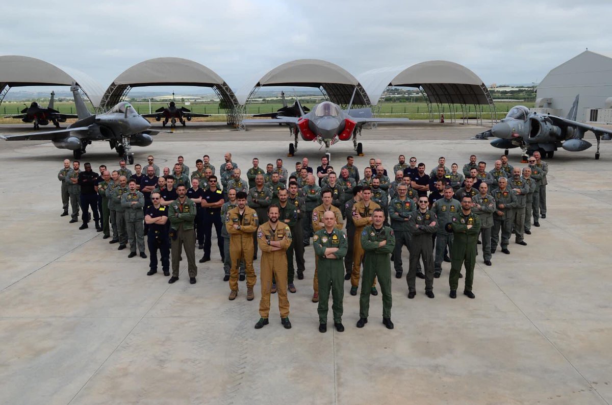 Neptune Strike, 4 velivoli Dassault Rafale dell’Aviazione navale francese si sono rischierati presso la Stazione Aeromobili di Grottaglie, attività congiunta per aumentare l’interoperabilità tra gli assetti aerei di 4a e 5a generazione @ItalianNavy @MarineNationale @STRIKFORNATO