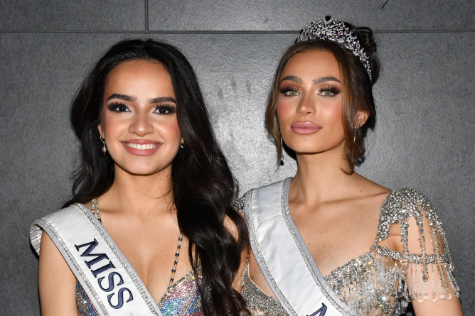 Miss USA & Miss Teen USA renounced their crowns. 

#MissUSA social media director blows the whistle on a toxic workplace. Noelia cites mental health, while UmaSofia says her values don't align with the org anymore.  Leaked letter mentions bullying & harassment. #MissUSA