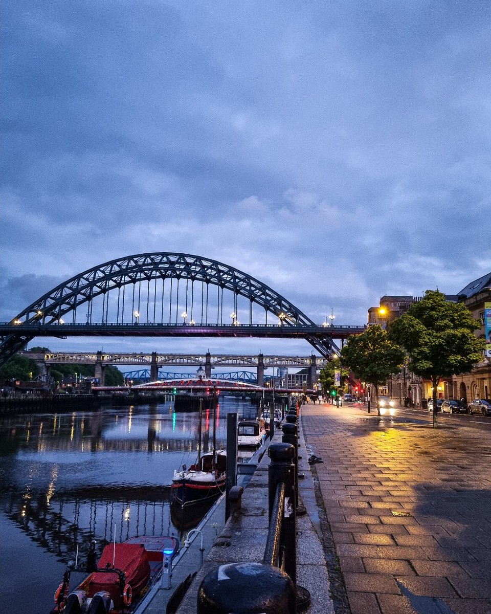 'Newcastle at dusk can be beautiful' Ellie Barnes #mynclpics Insta📷 northerngirlgallery