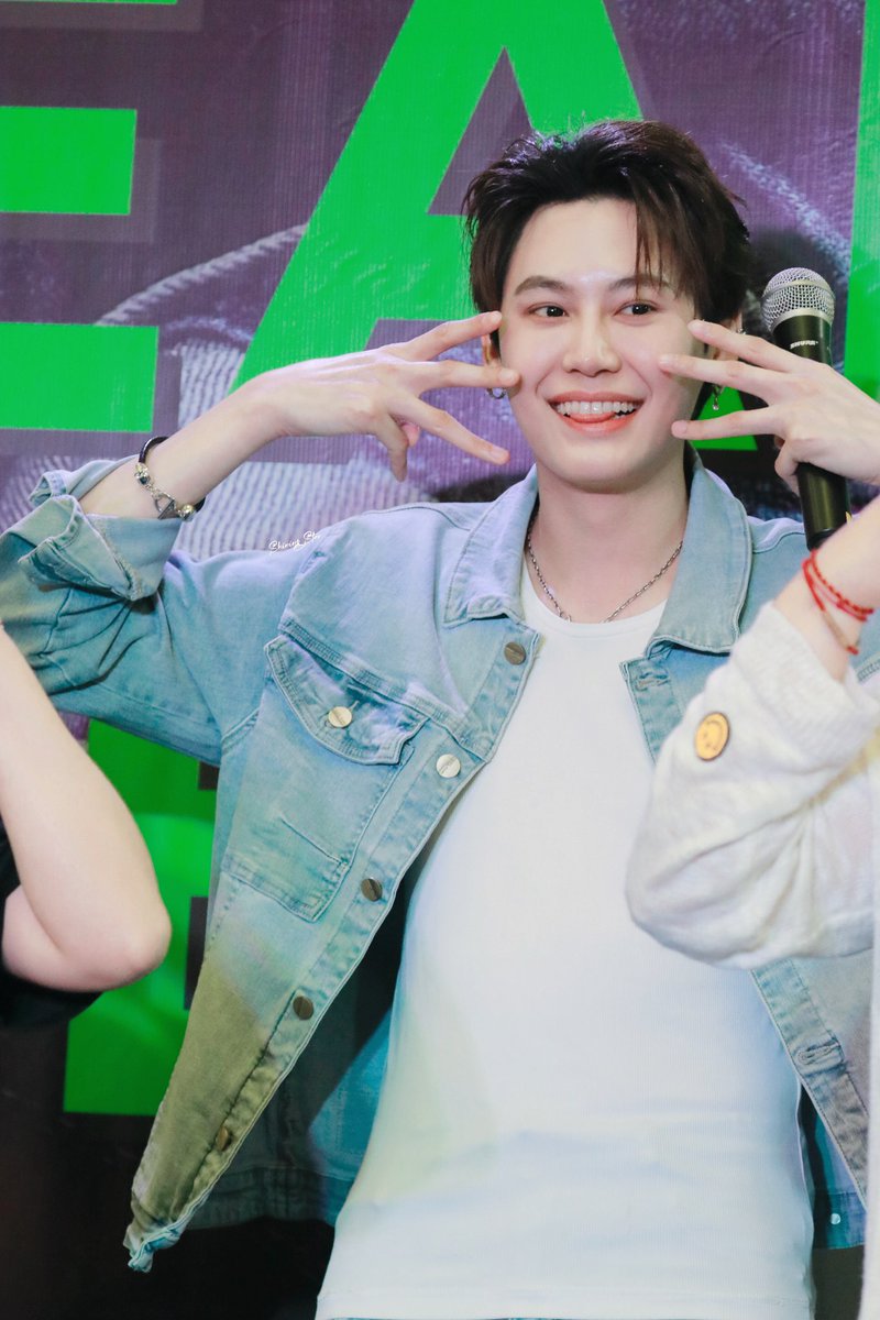 240511 ลูกแมวน่ารักที่สุด😸😸 #RobinsonJeansxbb0un #bb0un @bb0un